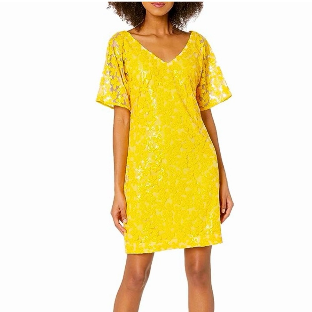 Trina Turk Volcano Yellow V Neck Short Sleeve Sequin Daisies Dress Size 6